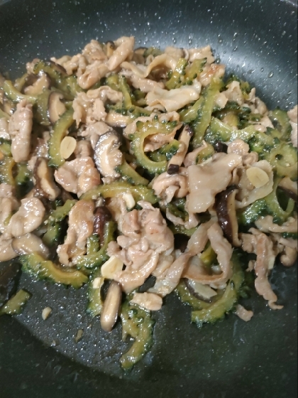 ゴーヤと豚細切れ肉の甘辛オイスターソース炒め