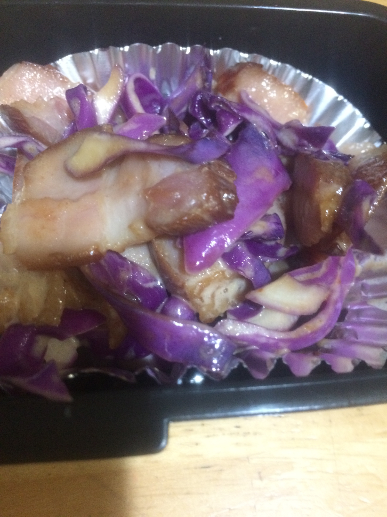 ベーコンと紫キャベツの柚子胡椒マヨ炒め(〃ω〃)