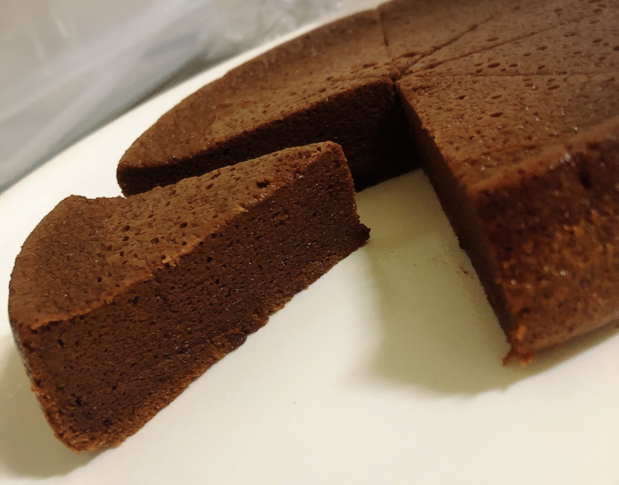 炊飯器で簡単!材料2つで作るガトーショコラ☆