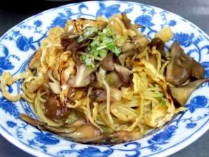 サクサク油揚げの和風パスタ；舞茸のバター醤油ソース