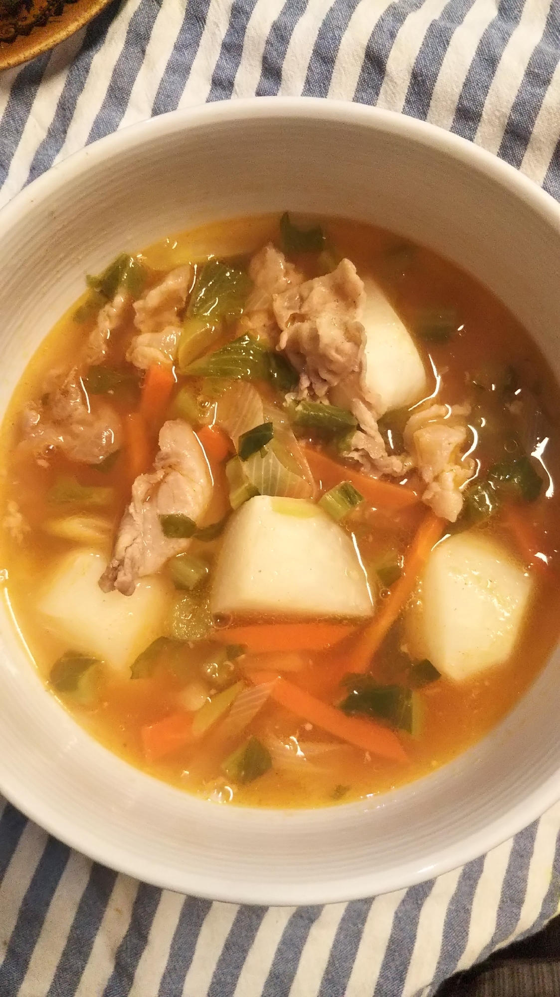 かぶと豚肉の韓国風スープ