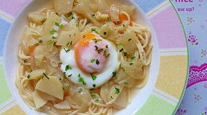 残りコンソメスープリメイク☆コンソメスープパスタ