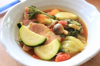 ココナッツオイルの夏野菜カレースープ