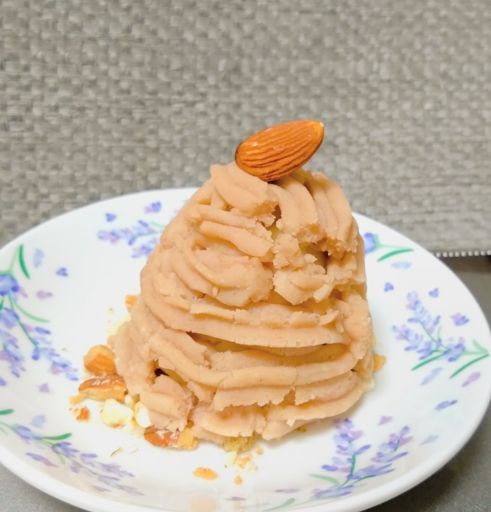 さつまいも入り！国産くクリームチーズモンブラン