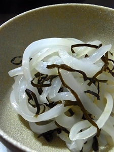 夏のおつまみ イカソーメンの さっぱり 塩昆布和え レシピ 作り方 By ぷちとま3195 楽天レシピ 夏のおつまみ イカソーメンの さっぱり 塩昆布和え レシピ 作り方 By ぷちとま3195 楽天レシピ