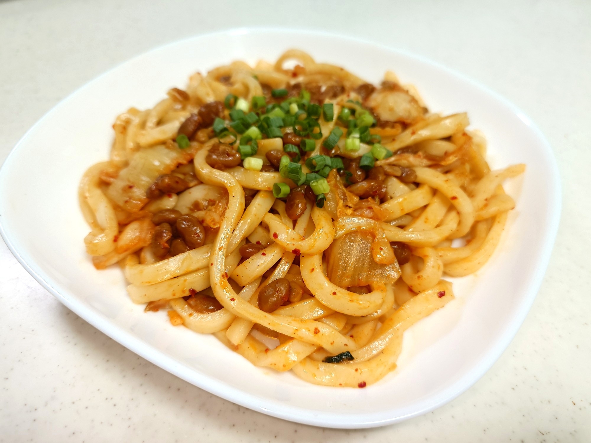 【レンジで簡単】耐熱皿1つで 納豆キムチうどん