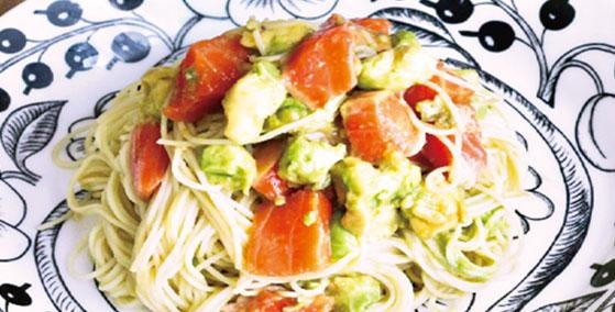 アボカドとサーモンの冷製パスタ