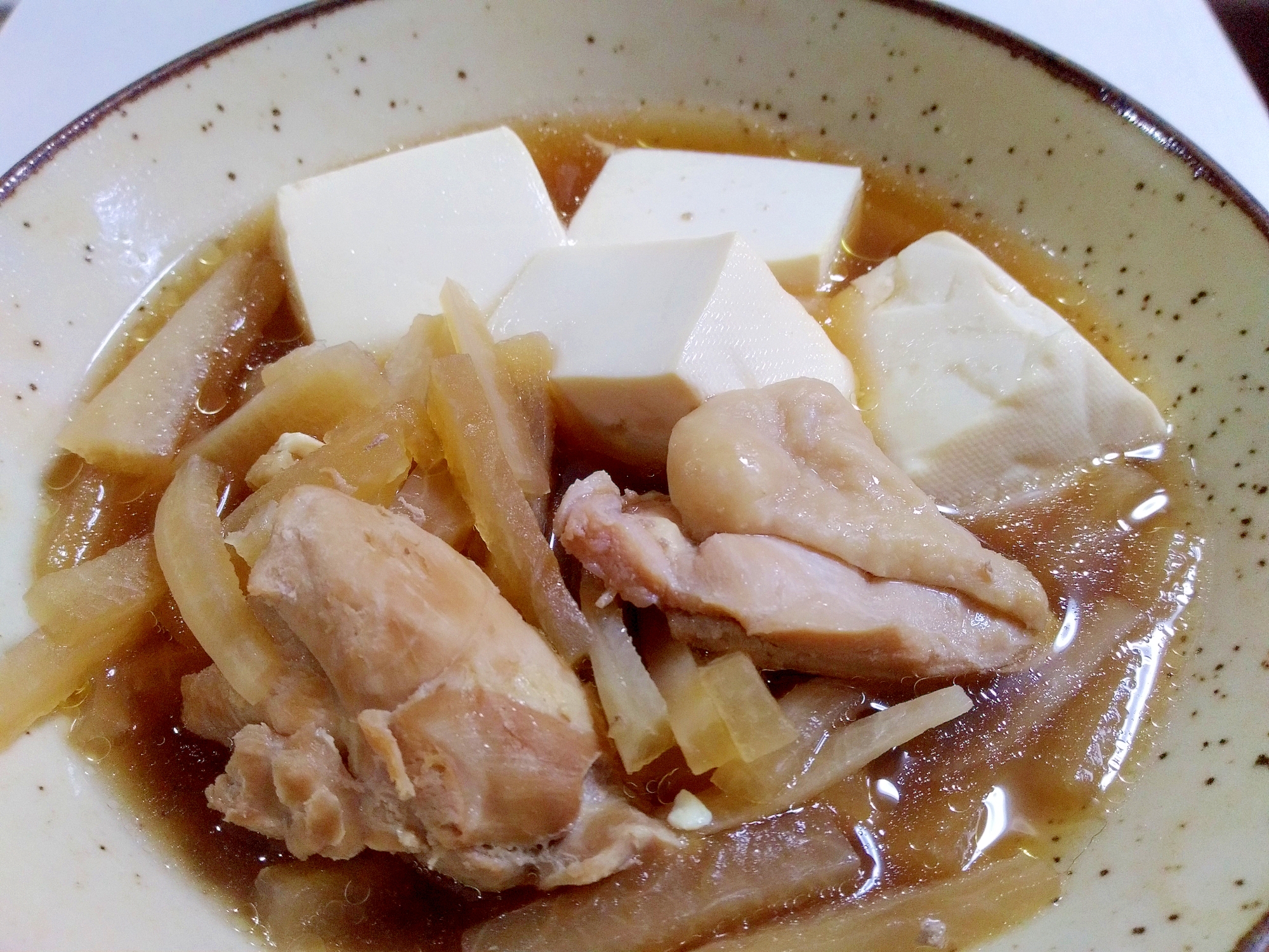 昆布つゆで☆鶏肉と大根の和風鍋