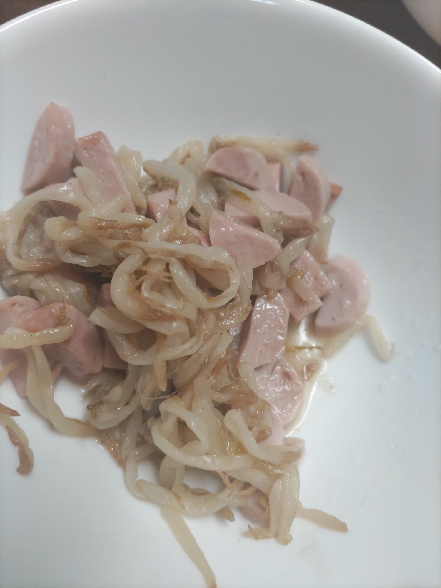 もやしと魚肉ソーセージの中華炒め