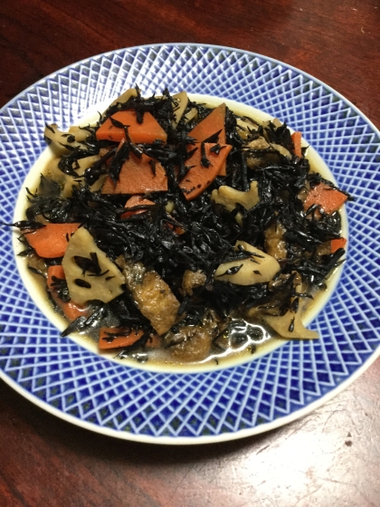 ひじきの煮物（人参、蓮根、さつま揚げ）