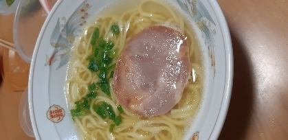 トッピング少ないですが、美味しくいただきました☆