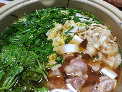 西のまるごと鍋☆野菜たっぷりモツ煮鍋