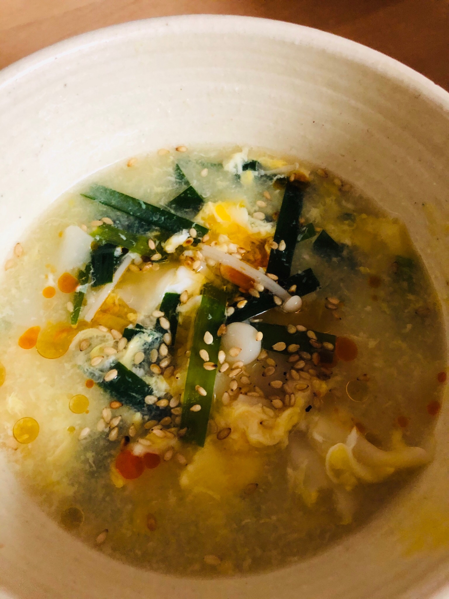 ニラと卵のワンタン風スープ