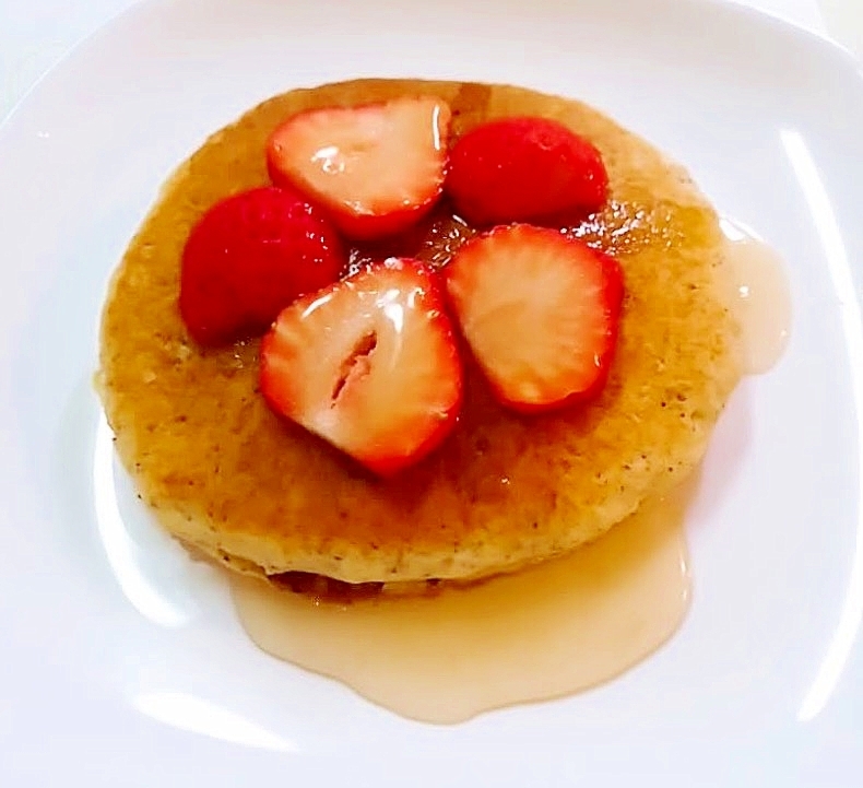 紅茶味の苺蜂蜜パンケーキ