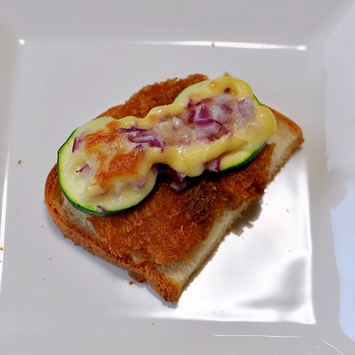 牛肉コロッケ&ズッキーニdeマヨチーズトースト