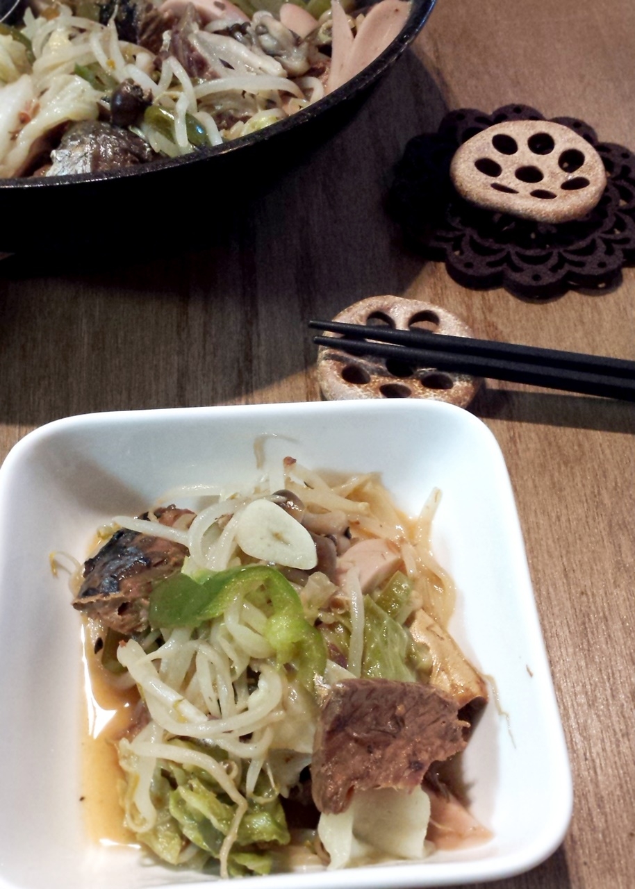 鯖味噌缶でちゃんちゃん焼き