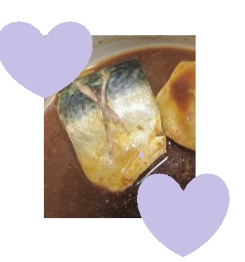 サバの味噌煮のキュウリ添え