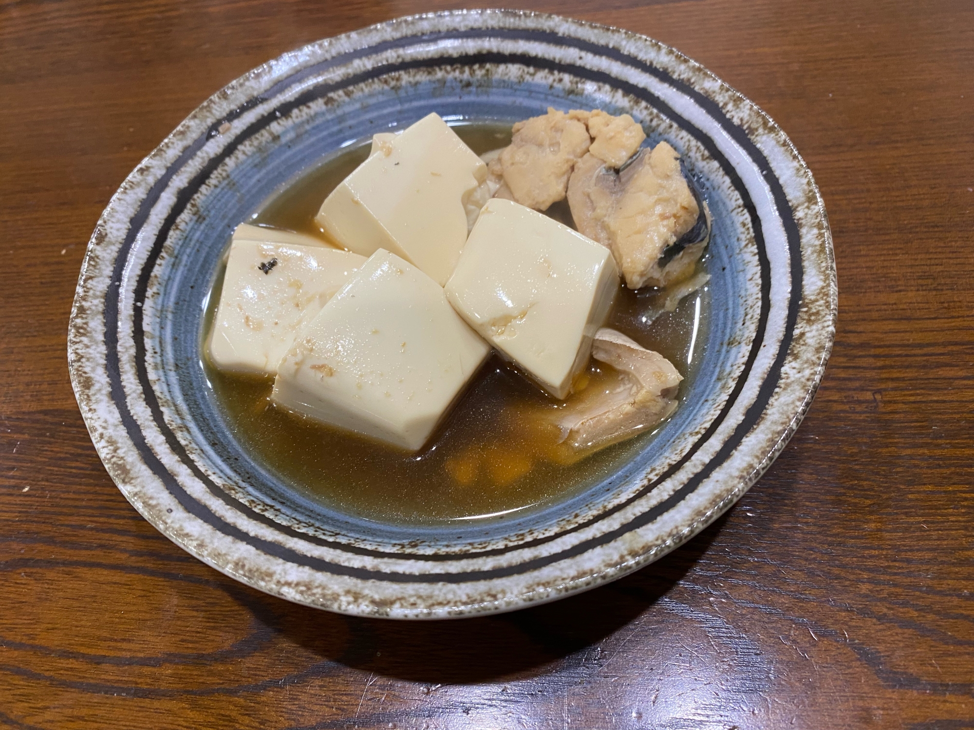 簡単、鮭缶と豆腐の煮物