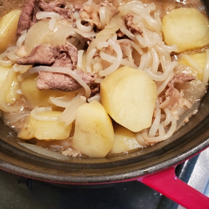 糸こんにゃくでボリュームが出て、満足感のある肉じゃがでした！ごちそうさまでした。