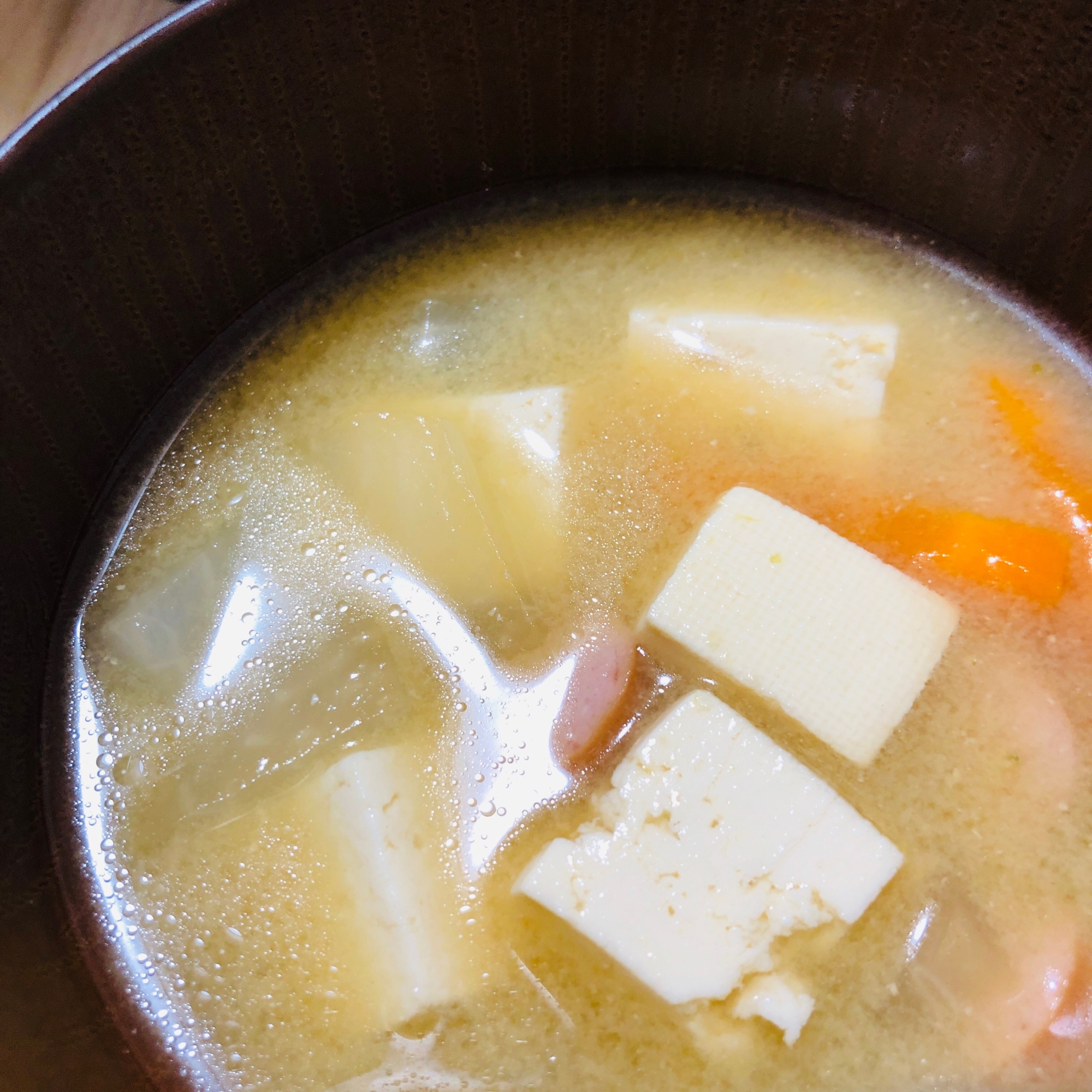 お味噌汁〜大根、にんじん、豆腐、カブ〜