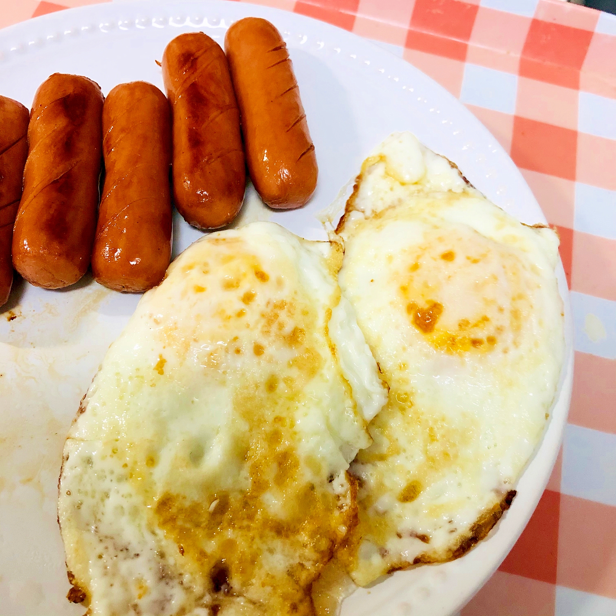 目玉焼きとウインナー