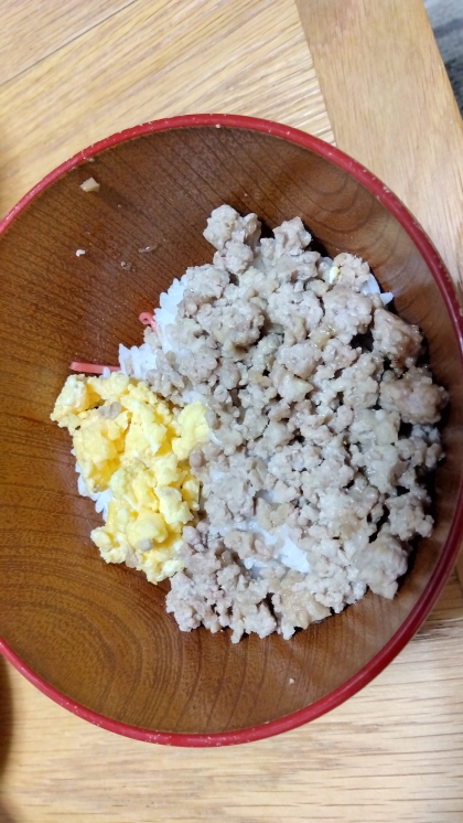 初心者でも簡単にできる　鶏そぼろ丼　弁当にも!!