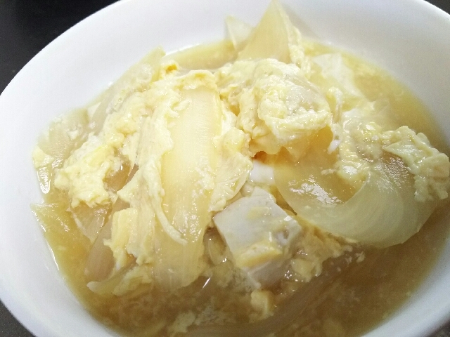 めんつゆで簡単!玉ねぎの玉子とじ