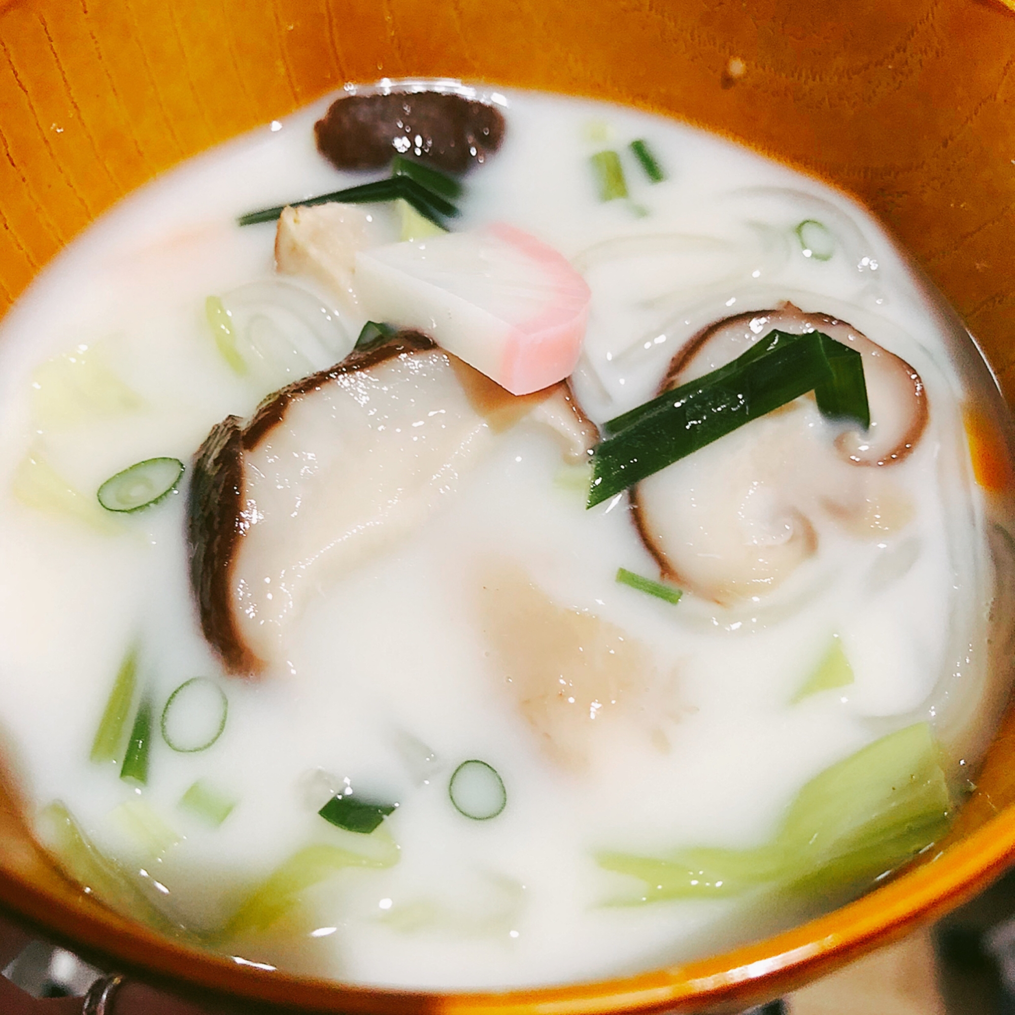 かまぼこいり♪豆乳春雨スープ