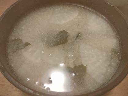 椎茸と大根とわかめの味噌汁