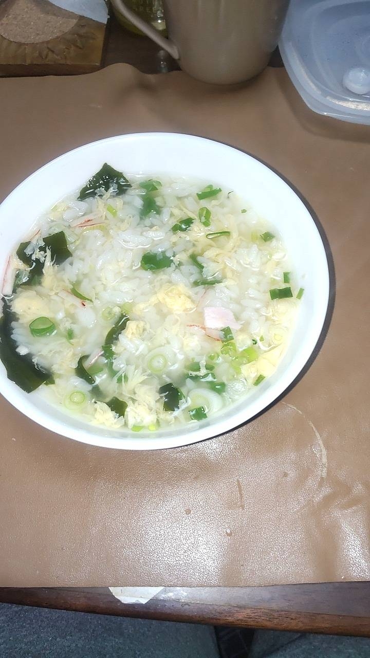 卵とわかめの雑炊