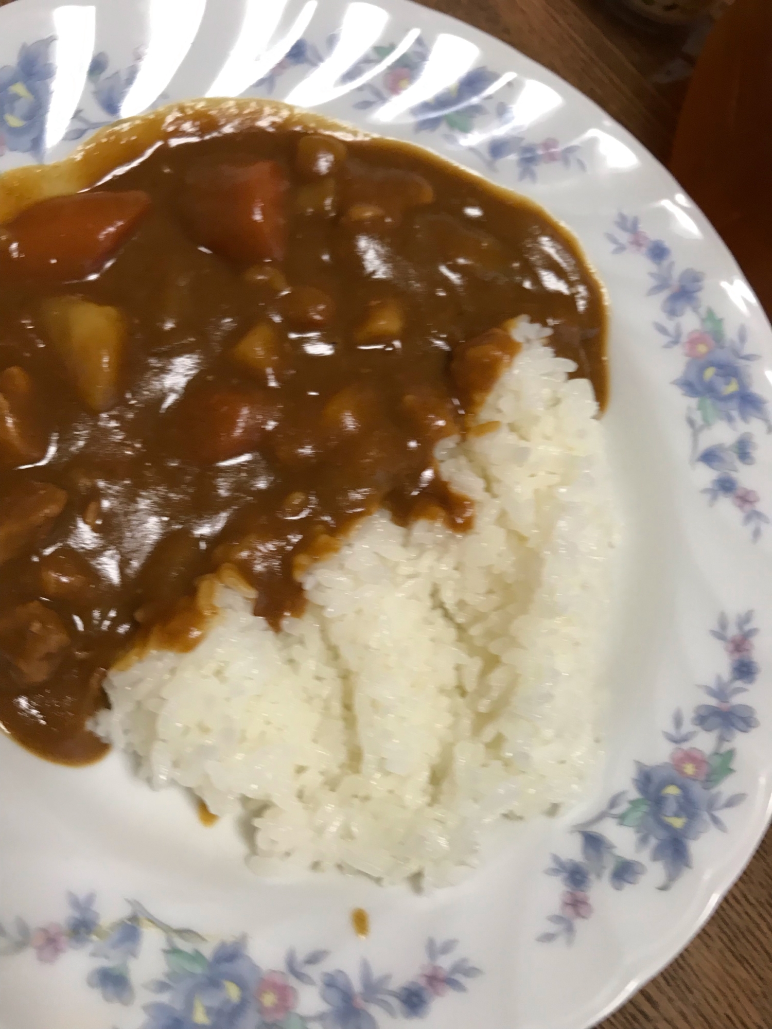 鳥もも肉の皮で辛口皮カレー