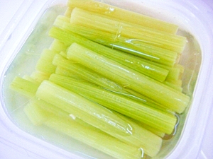 蕗の水煮 下処理 レシピ 作り方 By Mococo05 楽天レシピ 蕗の水煮 下処理 レシピ 作り方 By Mococo05 楽天レシピ