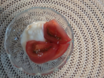 トマトに塩してヨーグルト