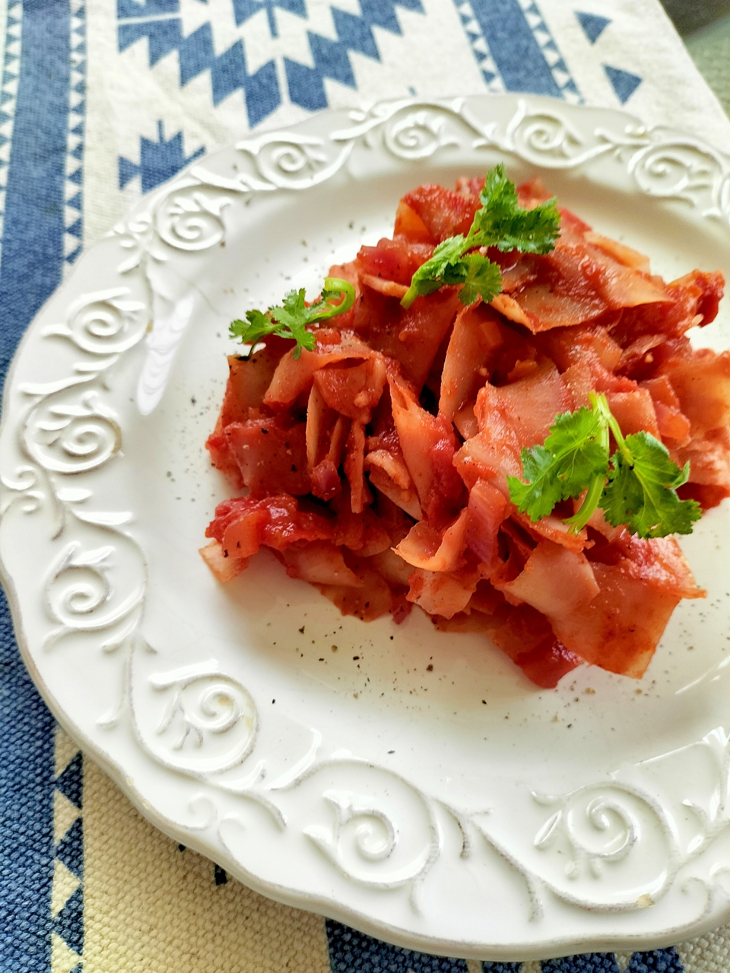 大根の皮とベーコンのチリコンカン風♪