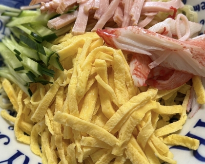 冷やし中華（絹さや・ミニトマト・錦糸卵etc..）