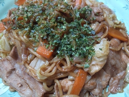 低減でもボリュームで美味しい焼きそばでした☆