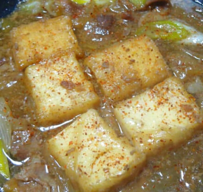 肉無し肉豆腐だけど、牛脂でコク有り。
