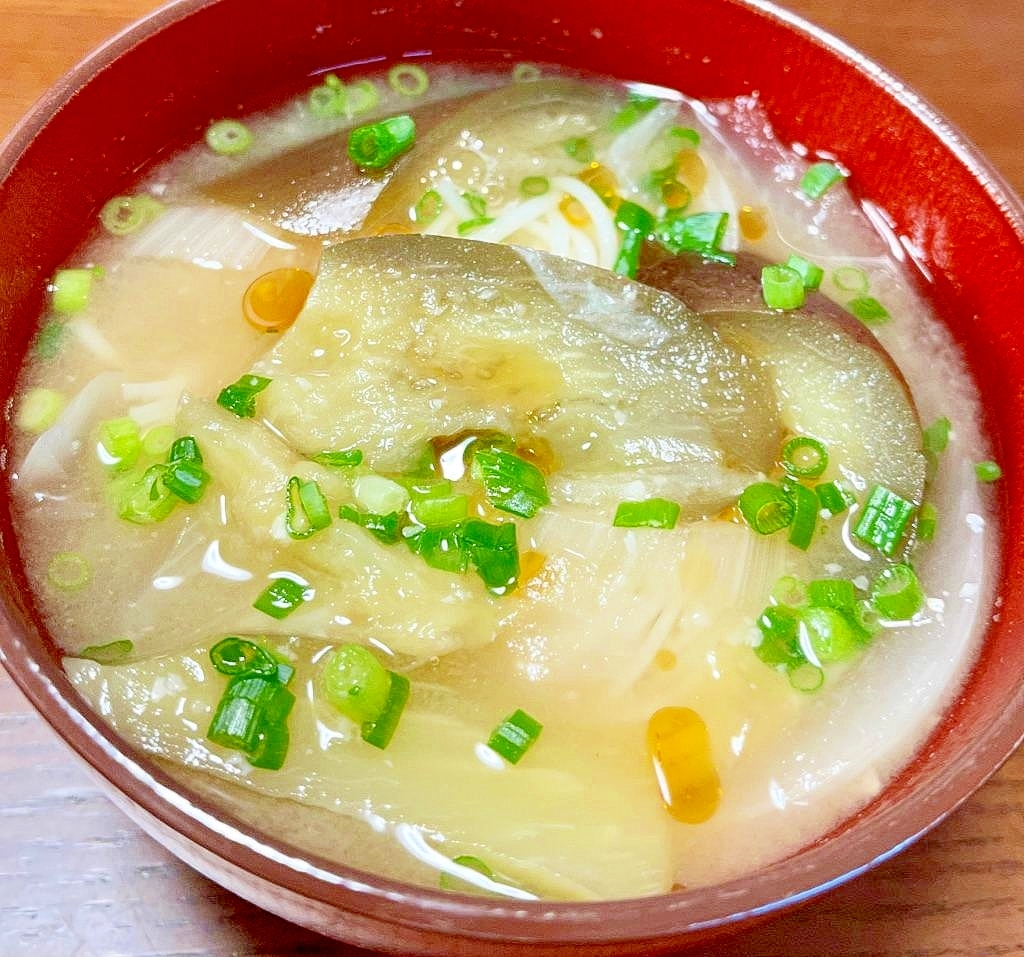 ナスのそうめん味噌汁にごま油をプラス レシピ 作り方 By はわゆり 楽天レシピ