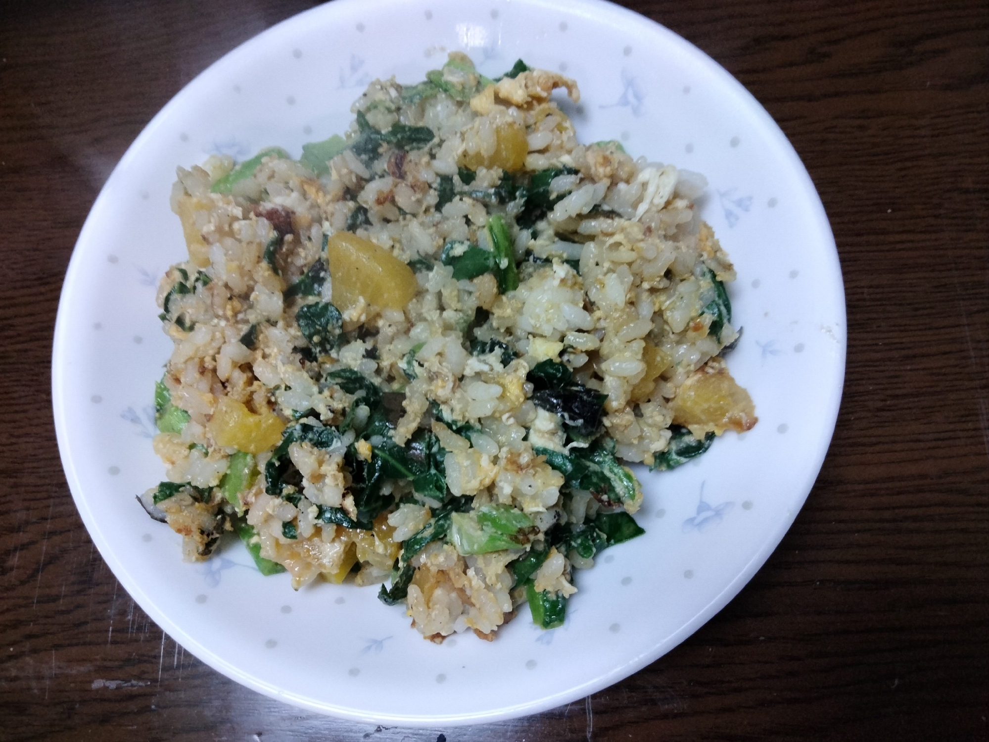 小松菜とたくわんで卵チャーハン