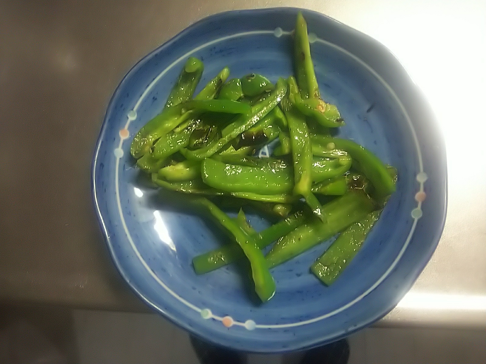 簡単にできて美味しい夕飯のお供にピーマン炒め