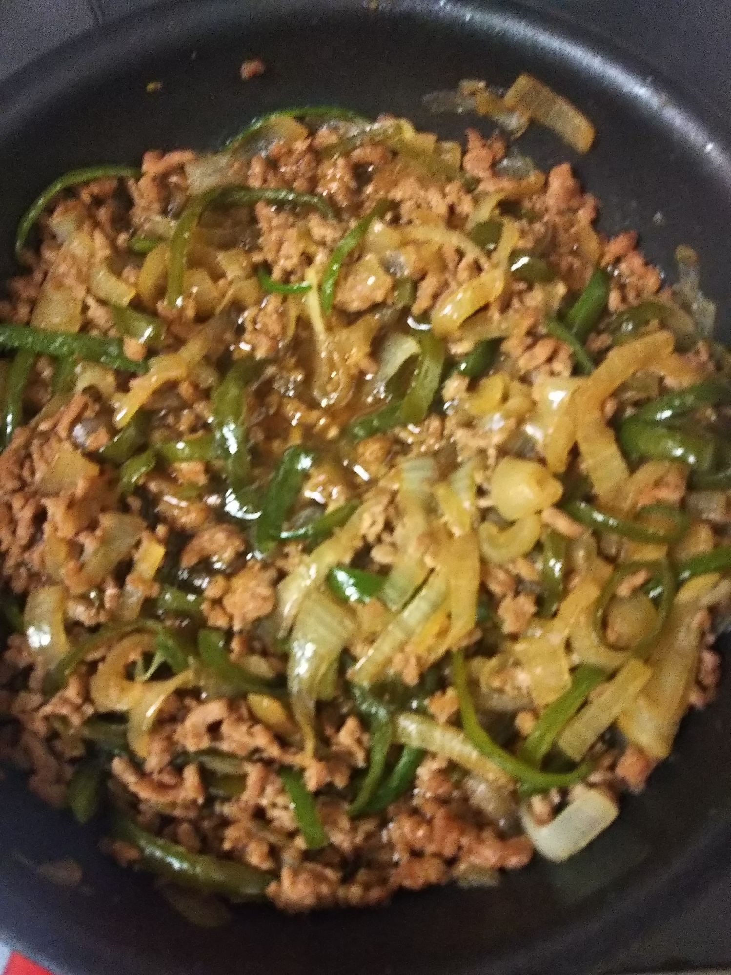 玉ねぎとピーマンの豚そぼろ煮