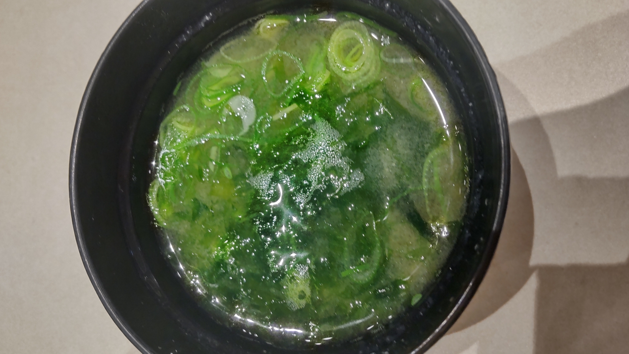青のり、わかめ、ネギの味噌汁