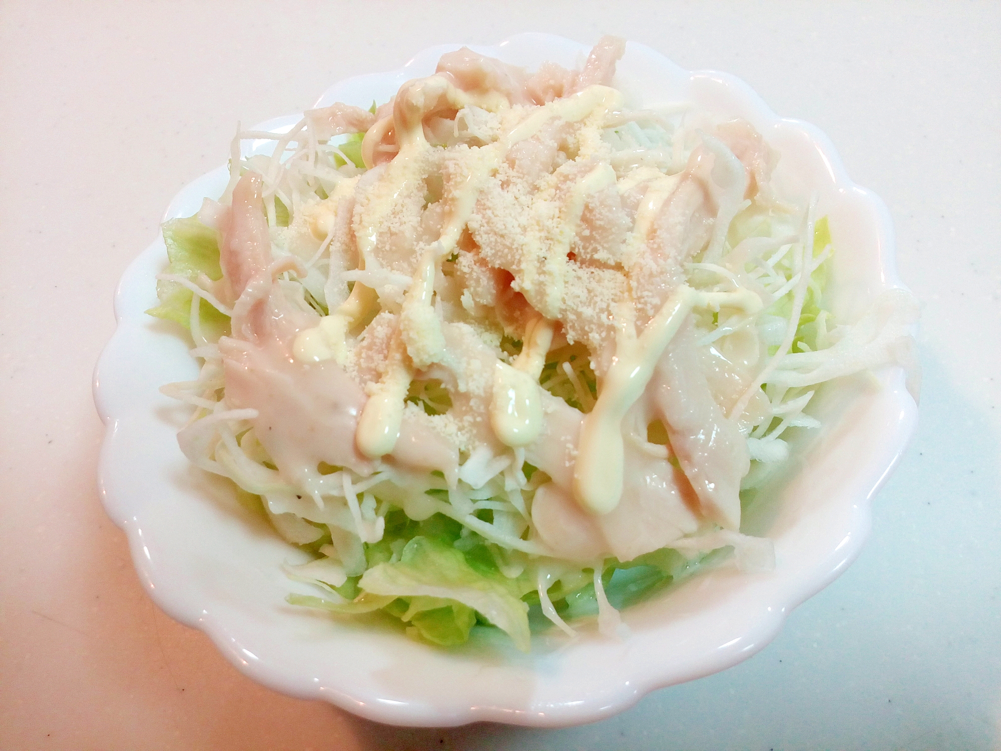 レタスとキャベツとサラダチキンのシーザーサラダ レシピ 作り方 By ぷ みぃまま 楽天レシピ レタスとキャベツとサラダチキンのシーザーサラダ レシピ 作り方 By ぷ みぃまま 楽天レシピ