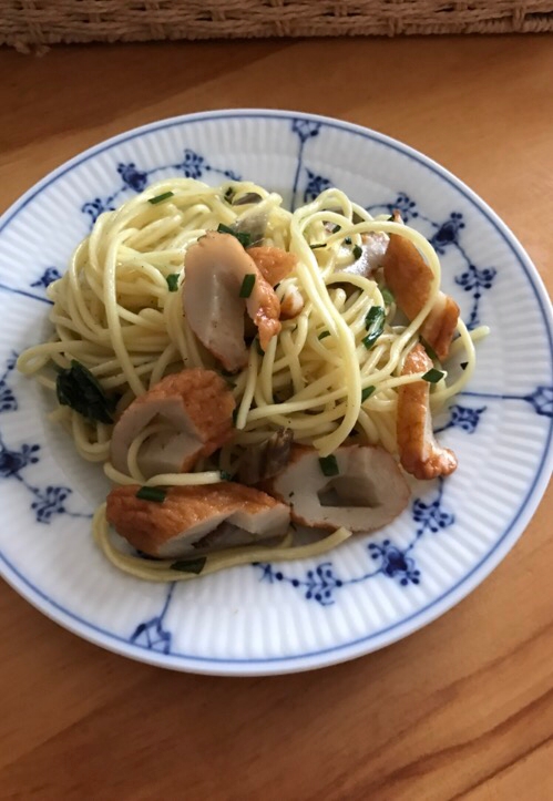 ニラとごぼう天の焼きそば