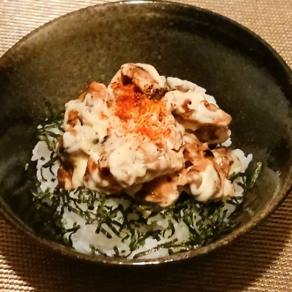あの定番やきとり缶で超簡単てりマヨ焼き鳥丼