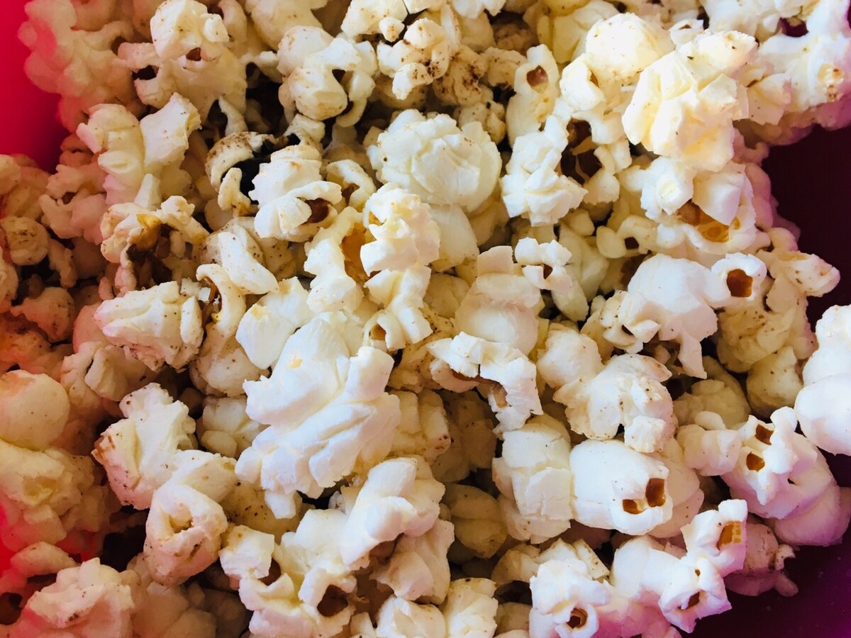 レンジで簡単 塩バターポップコーン レシピ 作り方 By コロン S Kitchen 楽天レシピ レンジで簡単 塩バターポップコーン レシピ 作り方 By コロン S Kitchen 楽天レシピ