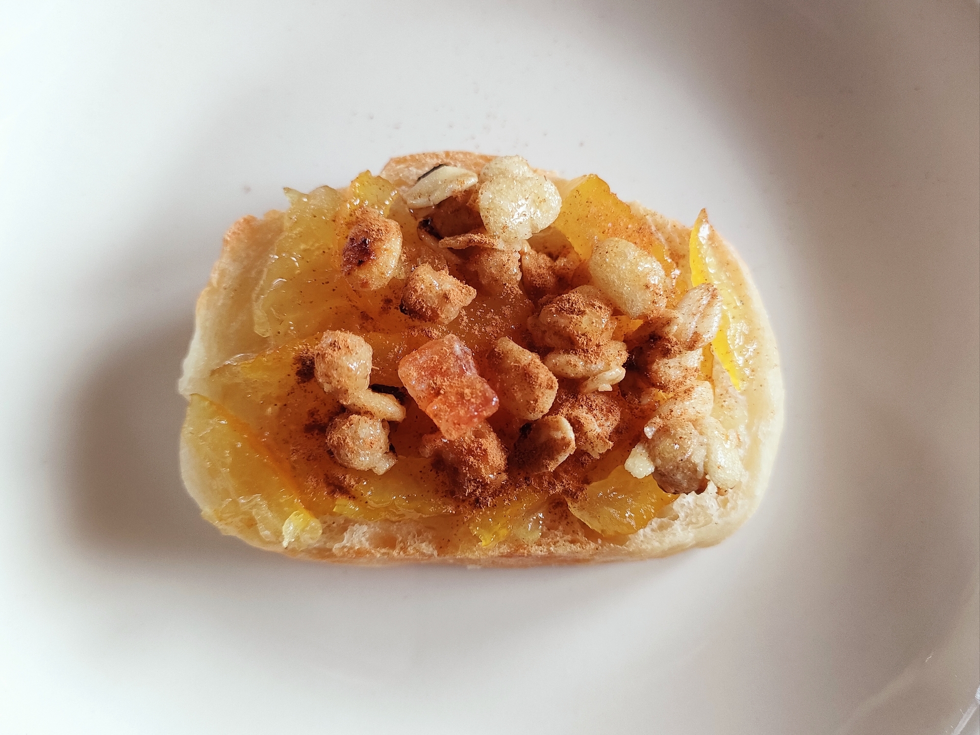柚子ジャムとグラノーラのトースト