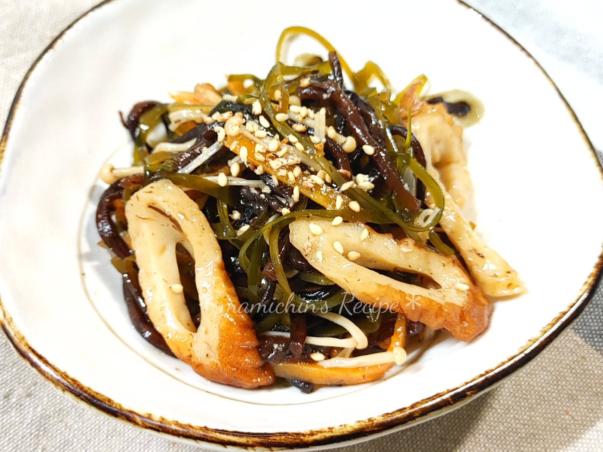 ストウブ14センチDe〜切り昆布*ひじきの無水煮