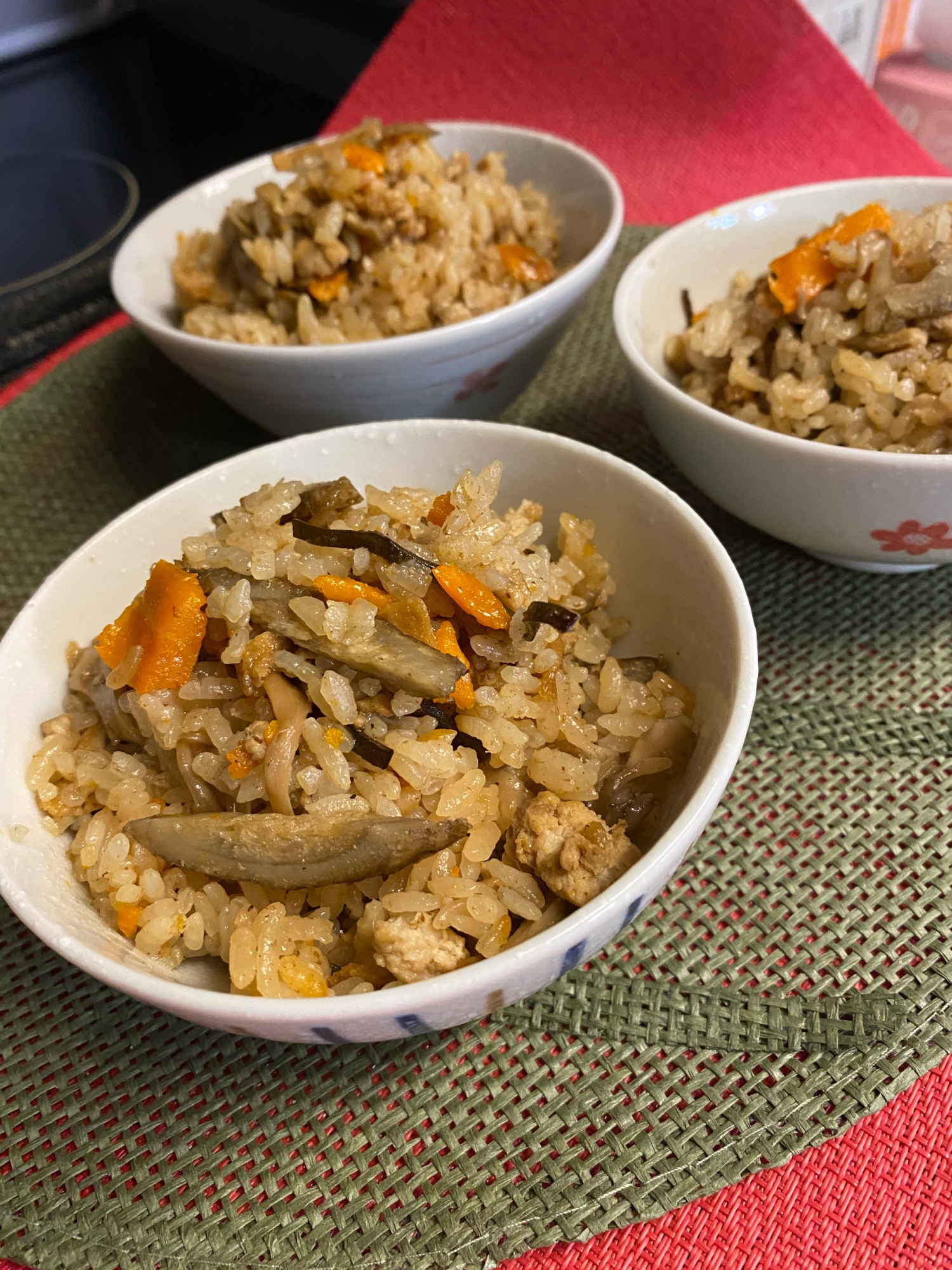 おかわり必至❣️炒め具材のおこわ風炊き込みご飯