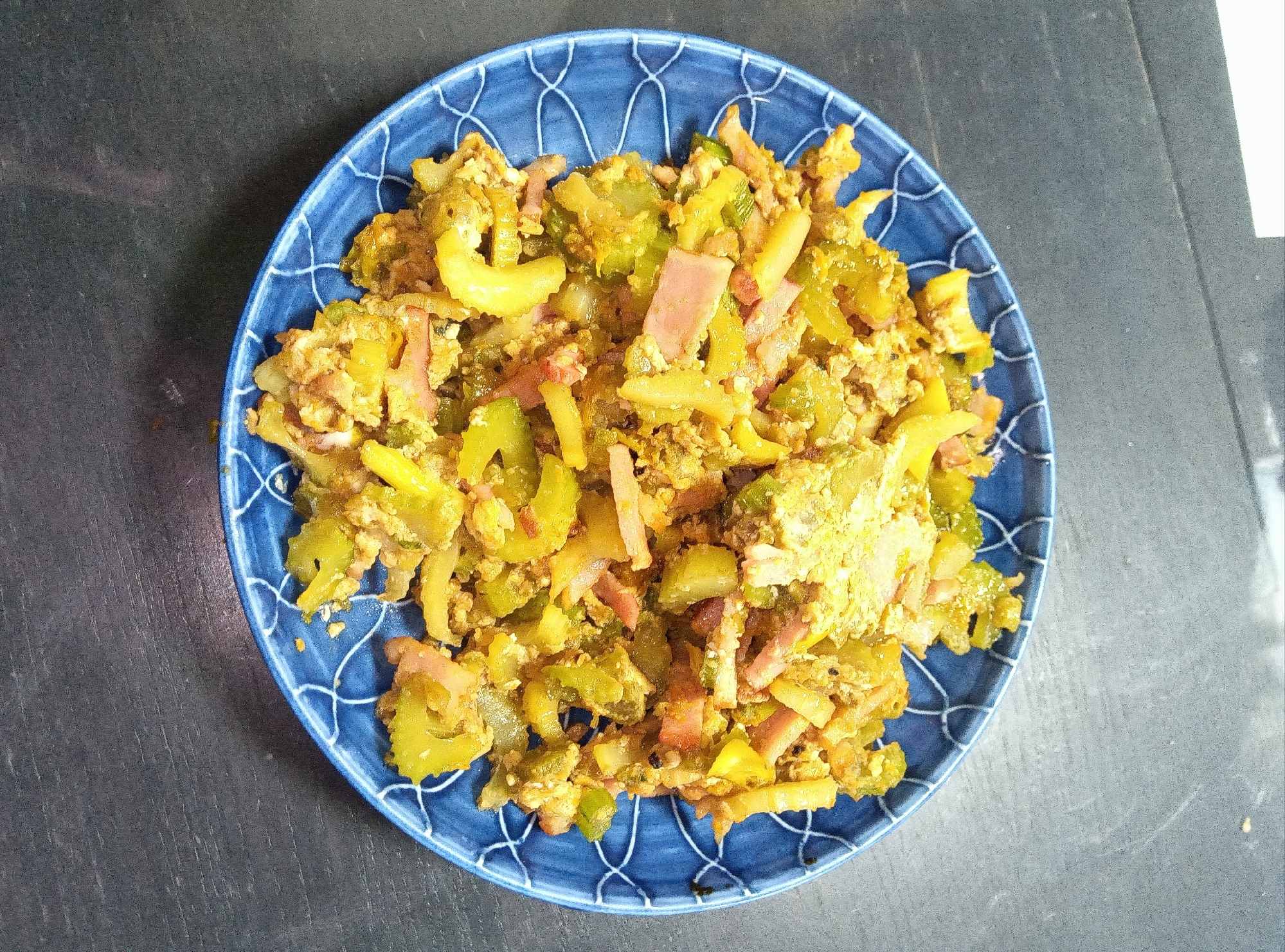 セロリとベーコンの炒め物